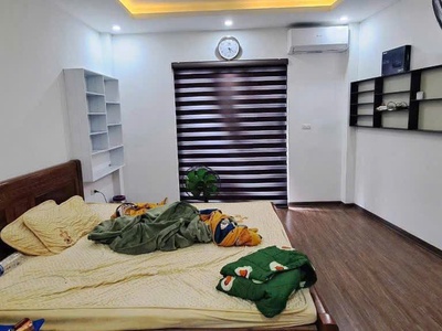 Trung tâm phố đàm quang trung - long biên - 40m2 - 5 phòng ngủ - dân xây chắc chắn - giá siêu đầu 2