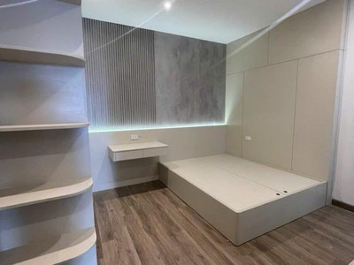 Bán nhà ngõ 135 phố bồ đề 60m, thang máy, ô tô vào nhà. 4