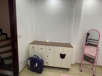 Cho thuê nhà ngõ 276 đại từ, 5 tầng x 35m2, 4 ngủ, 10 triệu vp, kd online, ở gđ, nhóm 4 người 3