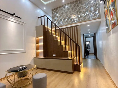 Bán căn hộ tập thể tầng 3, trần cung, 60m2, 3 ngủ, căn góc, ô tô vào được, 3 tỷ 100 0