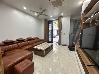 Cho thuê nguyên căn 5 phòng ngủ tại Vinhomes Marina 0