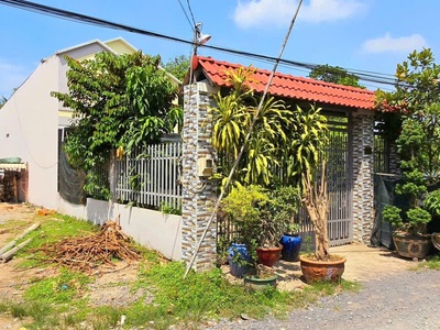 Kinh khủng khiếp, bán nhà dt 201m2, ngang 6, mặt tiền, quận 9, giá chỉ 2.96ty 1