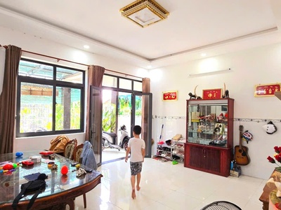 Kinh khủng khiếp, nhà dt 201m2, ngang 6, mặt tiền, quận 9, giá chỉ 2.96ty 3