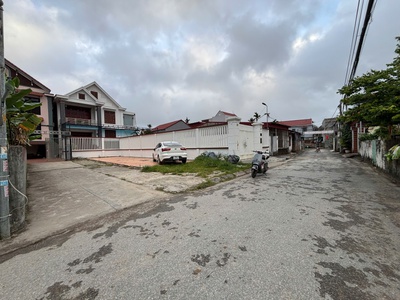 Siêu phẩm mặt ngõ Cát Linh   Tràng Cát dt 108m2 đường nhựa 5m, xung quanh toàn biệt thự cực đẹp. 2