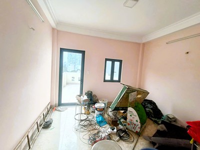 Cho thuê nhà mặt tiền kha vạn cân 1 trệt 3 lầu, vị trí siêu đắc địa 3