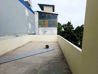 Cho thuê nhà mặt tiền kha vạn cân 1 trệt 3 lầu, vị trí siêu đắc địa 4
