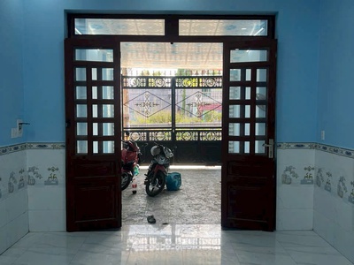 Bán nhà 200m2 mặt tiền vừa ở vừa kinh doanh, giá rẻ hơn trong hẻm 0
