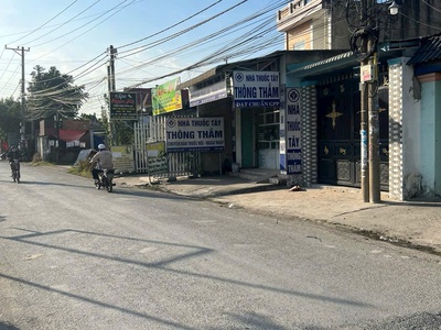 Bán nhà 200m2 mặt tiền vừa ở vừa kinh doanh, giá rẻ hơn trong hẻm 1