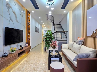 Bán Nhà 3 tầng, 3 mê kiệt 561 Hoàng Diệu 2
