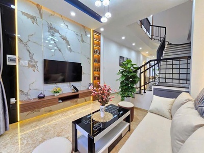 Bán Nhà 3 tầng, 3 mê kiệt 561 Hoàng Diệu 3