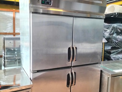 Tủ mát inox 4 cánh hiệu berjaya dung tích 1200L sản xuất malaysia 1