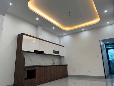 Bán Nhà 3 Tầng Ngõ 28 Cao Xanh,P.Cao Xanh. DT:82m2,MT:4m. Oto Đỗ Cửa 3