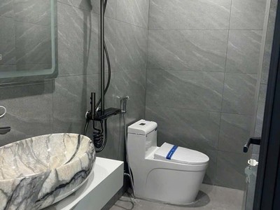 Bán Nhà 3 Tầng Ngõ 28 Cao Xanh,P.Cao Xanh. DT:82m2,MT:4m. Oto Đỗ Cửa 6