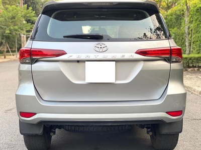 Bán xe Toyota Fortuner 2.4G 4x2 MT 2021, màu bạc. 5
