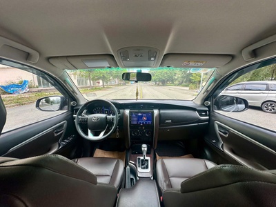 Bán xe Toyota Fortuner 2.4G 4x2 AT 2020, màu bạc. 9