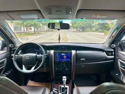 Bán xe Toyota Fortuner 2.4G 4x2 AT 2020, màu bạc. 11