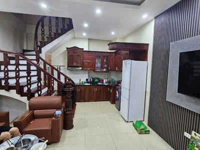 Siêu Phẩm Gần Hồ Đầm Tròn Ngõ 135 Đội Cấn - Ba Đình - Cách Mặt Hồ Ô tô tránh chỉ 20m - Ngõ rộng thoá 1