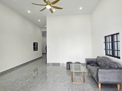 Nhà MT chính chủ Bình Chánh, 2 phòng ngủ, 2.3 tỷ/77m2, sổ hồng riêng 1