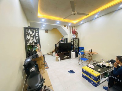 NHÀ ĐẸP PHỐ NGUYỄN KHOÁI   VÀI PHÚT LÊN PHỐ 30m2 4 tầng xung quanh an ninh đảm bảo GIÁ 6.1 tỷ 4