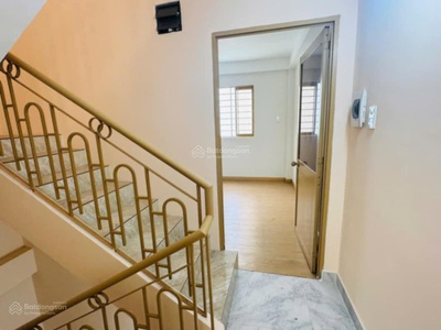 Nhà nguyễn trãi, 30 mét ra mặt tiền khu sầm uất, 5 tầng , 6 phòng , sd 139 m2, chỉ 7.2 tỷ 0