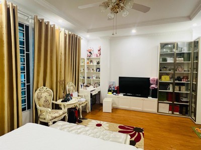 Phân lô hoàng quốc việt   thang máy   ôtô vào nhà - 75m 6t - sổ vuông đẹp 2