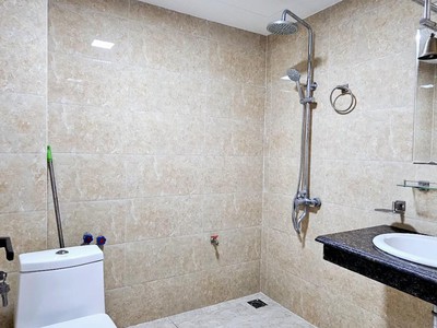 Bán nhà ở việt hưng long biên ngõ gần oto xây dựng 5 tầng diện tích 36m giá chào 6 tỷ 3 4