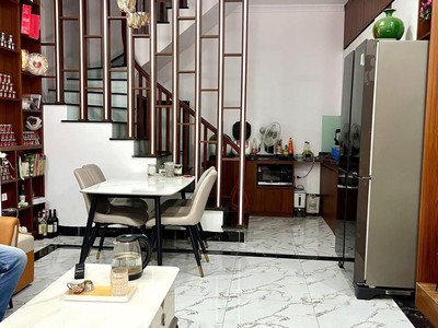 Ngô quyền -hà đông -ô tô đỗ 1