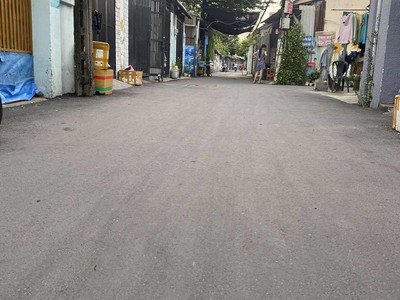Gấp bán nhà mặt tiền kinh doanh, 84m2 - 3 tầng , gần ngã tư mk xa lộ hn, chỉ 10 tỷ 4