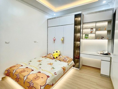 Bán nhà phân lô phố thái hà, đống đa, 45m2, 5t, thang máy, ô tô vào nhà, 2 thoáng trước sau. ở sướng 2