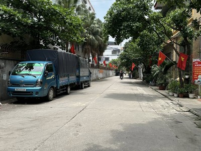 Nhà 5 tầng mới koong   thang máy   gara ô tô   dân trí cao   nhỉnh 10 t.ỷ 4