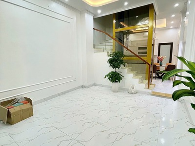 Bán nhà phân lô phố thái hà, đống đa, 45m2, 5t, thang máy, ô tô vào nhà, 2 thoáng trước sau. ở sướng 3