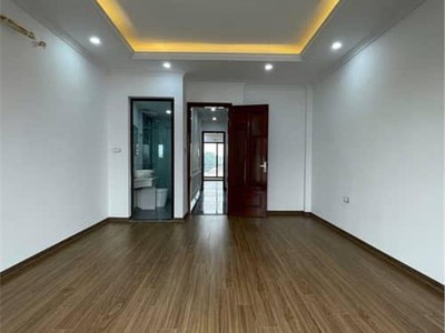 Nhà 5 tầng mới koong   thang máy   gara ô tô   dân trí cao   nhỉnh 10 t.ỷ 3