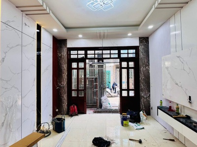 Nhà đẹp chợ cầu đồng, lên gò vấp 10p, hẻm xe hơi thoáng đẹp, chỉ 4.38ty 3