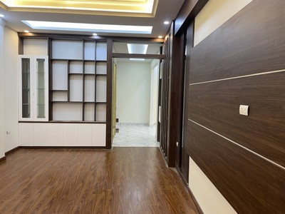 Nhà mới đẹp ngõ thông ô tô vào nhà 50m2 x 5 tầng,15.9 tỷ.phố nguyễn sơn -long biên. 2