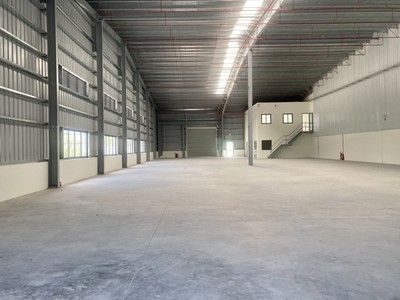  Cho thuê kho siêu rộng 550M    đã có điện 3 pha   ngay khu Hoà Minh   giá chỉ 26 triệu/tháng 0