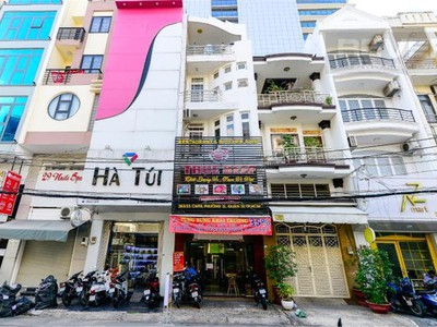 Bán nhà mặt phố cầu giấy, 7 tầng thang máy, mt khủng 6m,  2 mặt phố đang kinh doanh giá đầu tư 0