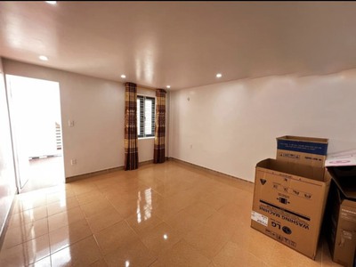 Cho thuê nhà 4 p.ngủ khép kín  68m2  tại phố Văn Cao 5