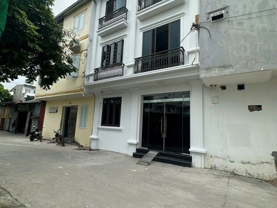 Bán nhà thiên lôi 4 tầng, đường 7m ô.tô đỗ vài chiếc, giá 3.65 tỉ cực hiếm 0