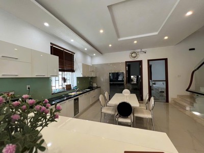 Bán nhà full nội thất như hình 5ty6  thuộc kđt vĩnh điềm trung, nha trang 0