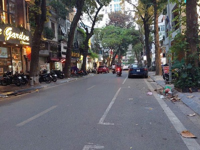 Bán nhà mặt phố hàng vải hoàn kiếm trái tim phố cổ vị trí siêu đắc dịa.diện  tích: 83.7m  x 2 tầng, 2