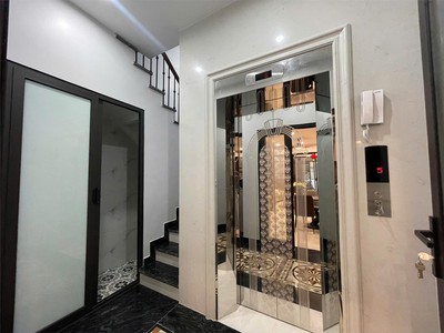 Siêu phẩm ngọc thụy 55m,5 tầng,mtiền 4m,thang máy,full nội thất,ngõ thông,vf3 đỗ cửa,giá 12.x tỷ 4
