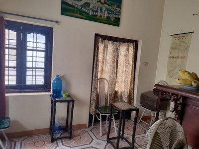 Bán 102M tặng nhà ô tô kinh doanh đường hoàng mai 2