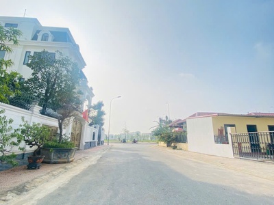 Bán căn nhà 5 tầng tại Liên Bảo, Vĩnh Yên, Vĩnh Phúc. Giá chỉ 8 tỷ 0