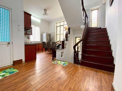 Bán nhà 2 tầng sân vườn rộng 220m2 thoáng mát mặt tiền Cách Mạng Tháng 8, Khuê Trung 0