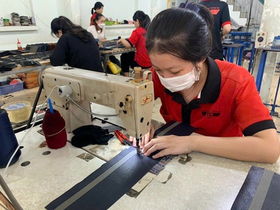 Em đi lô xuất khẩu cho khách nhé các bác 0