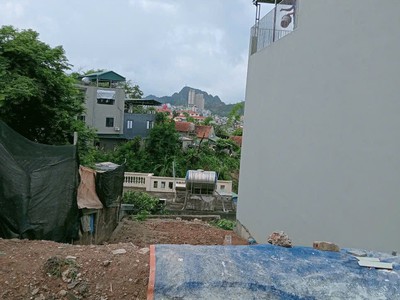 Bán Đất Ngõ 28 Cao Xanh,P.Cao Xanh. DT:64m2,MT:5m Oto Đỗ Cửa 0