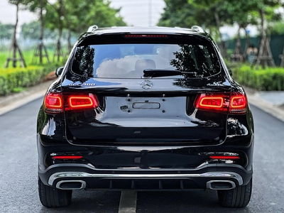 Bán xe Mercedes GLC 300 4Matic 2021, màu đen. 1