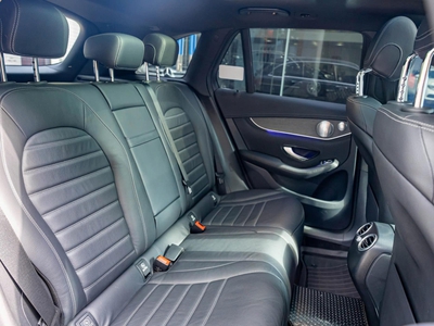 Bán xe Mercedes GLC 300 4Matic 2021, màu đen. 9