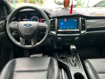 Bán xe Ford Everest Titanium 2.0L 4x2 AT 2020, màu đen. 8