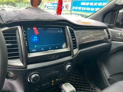 Bán xe Ford Everest Titanium 2.0L 4x2 AT 2020, màu đen. 9